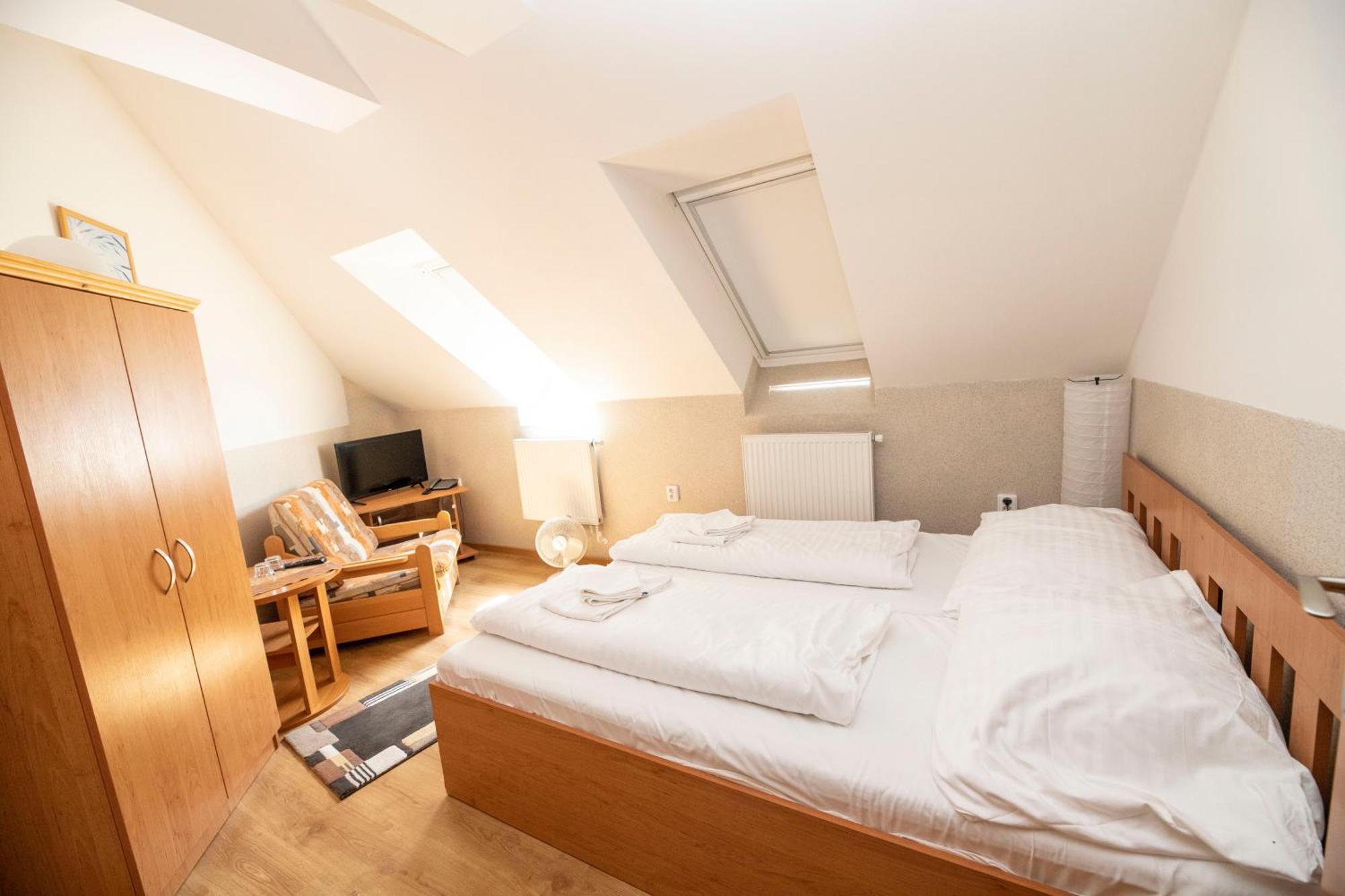 Hotel Allvet Drnovice  Екстер'єр фото