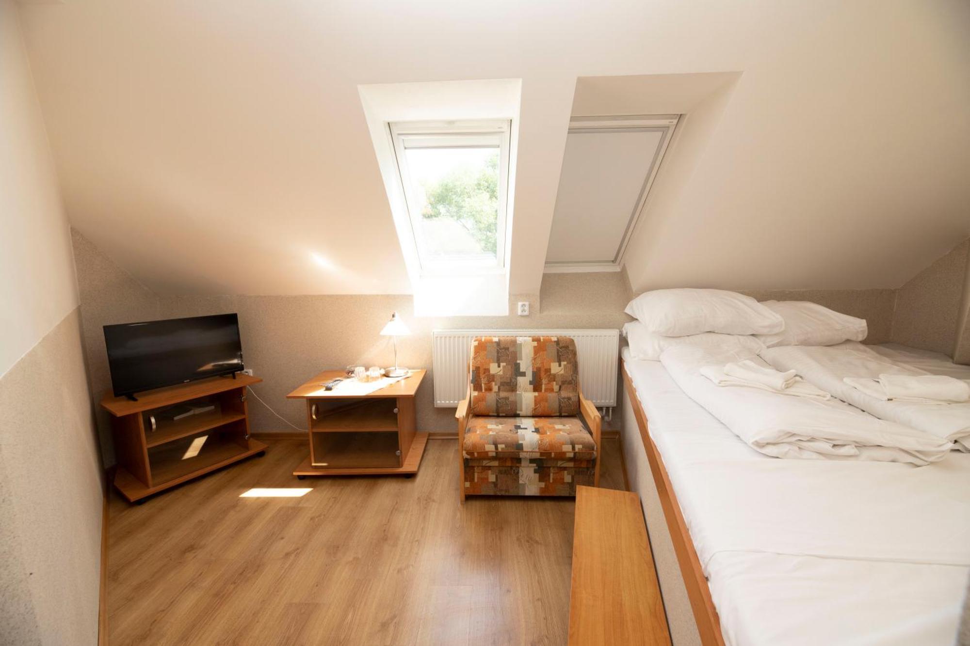 Hotel Allvet Drnovice  Екстер'єр фото