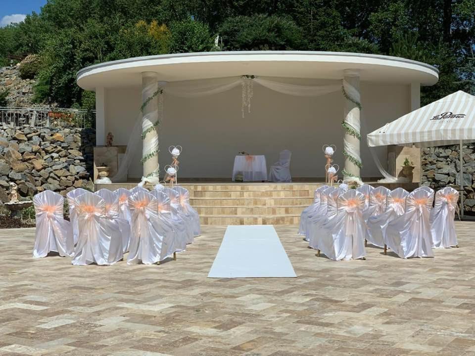 Hotel Allvet Drnovice  Екстер'єр фото